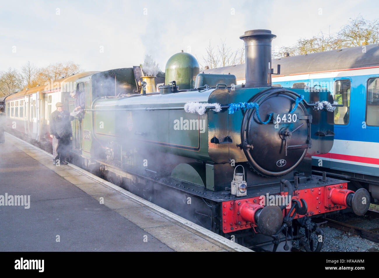 GWR-6430 Pannier Tank Lokomotive, 1932, Ongar Bahnhof, Epping Ongar Railway Heritage Dampfeisenbahn, Essex, England Stockfoto