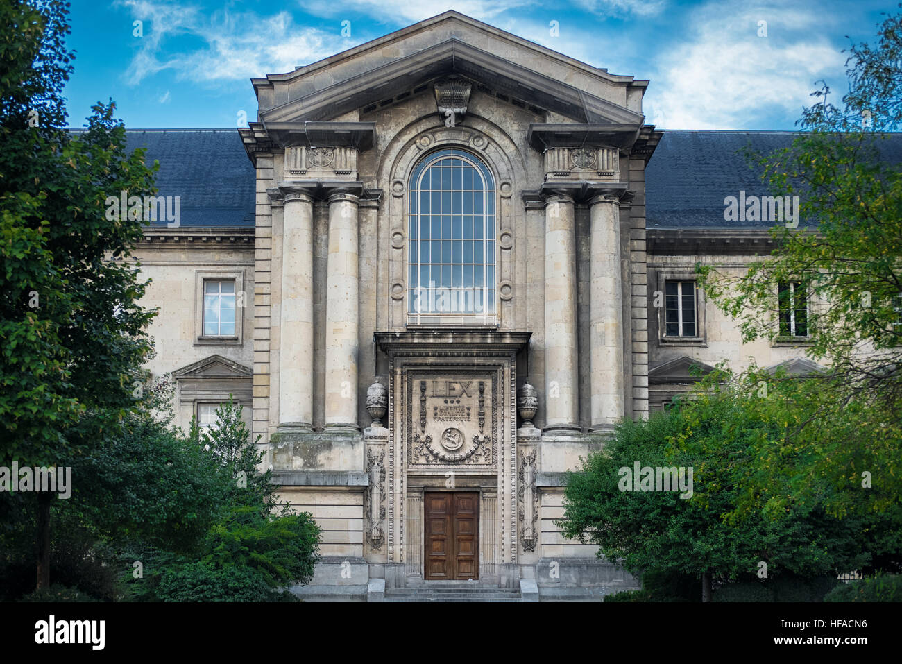 Justiz-Palast Hintereingang Kathedrale Seite in Reims, Frankreich Stockfoto