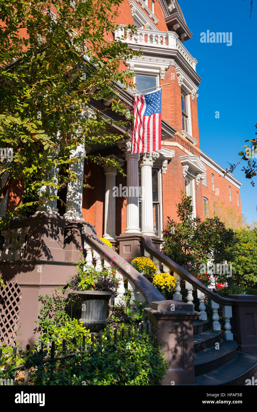Usa Georgia Savannah Typisch Kolonialhaus Mit Saulen Eingang Kehoe