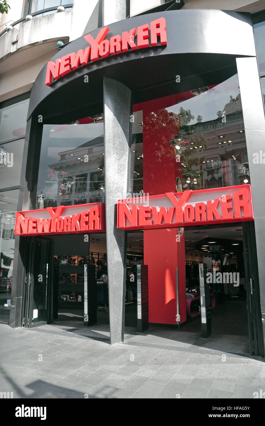Ein Zweig der Yorker Modegeschäft in Antwerpen, Belgien. Stockfoto