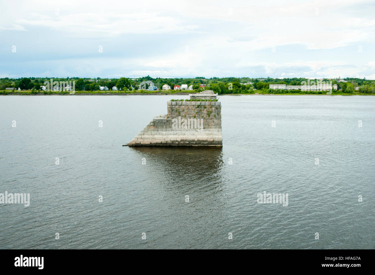 Alte Brücke Pylone auf St. John River - Fredericton - Kanada Stockfoto