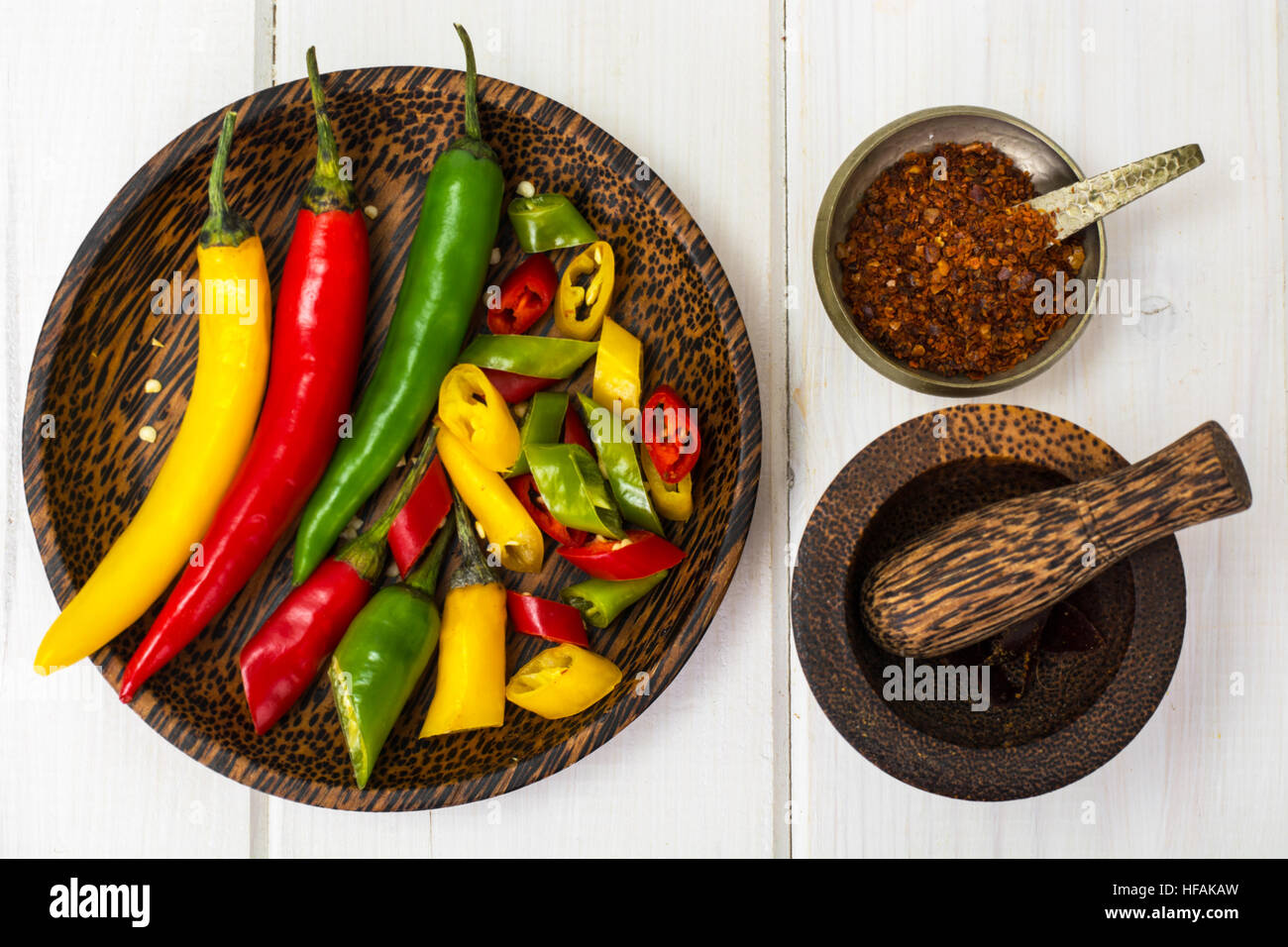 Bunter Mix aus den frischesten und heißesten Chili peppers Stockfoto