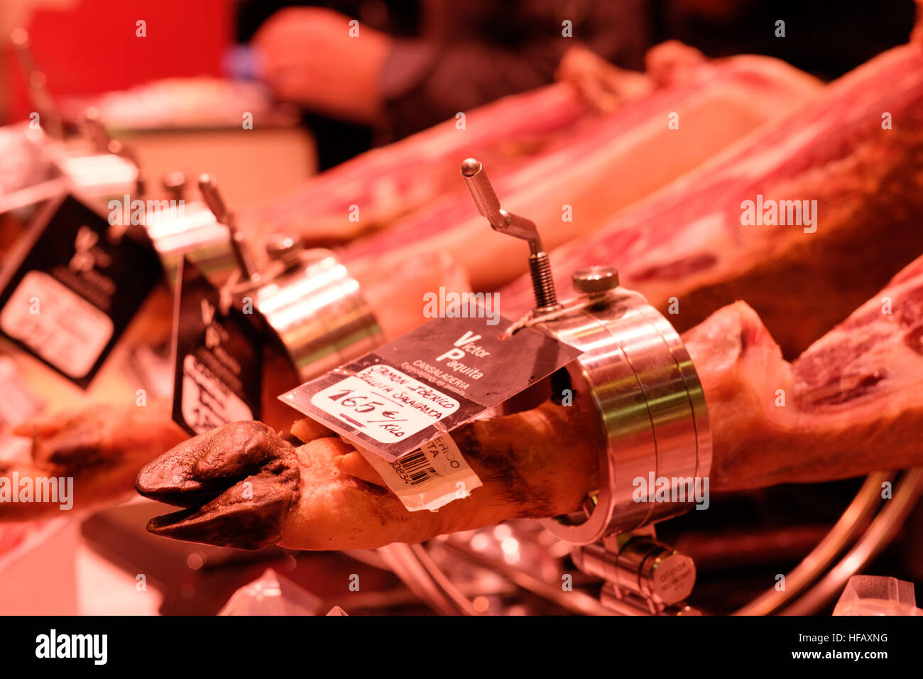 Katalanische geheilt Schinken Jamon Spanien Barcelona Fleisch Schweinefleisch Füße Hufe Stockfoto
