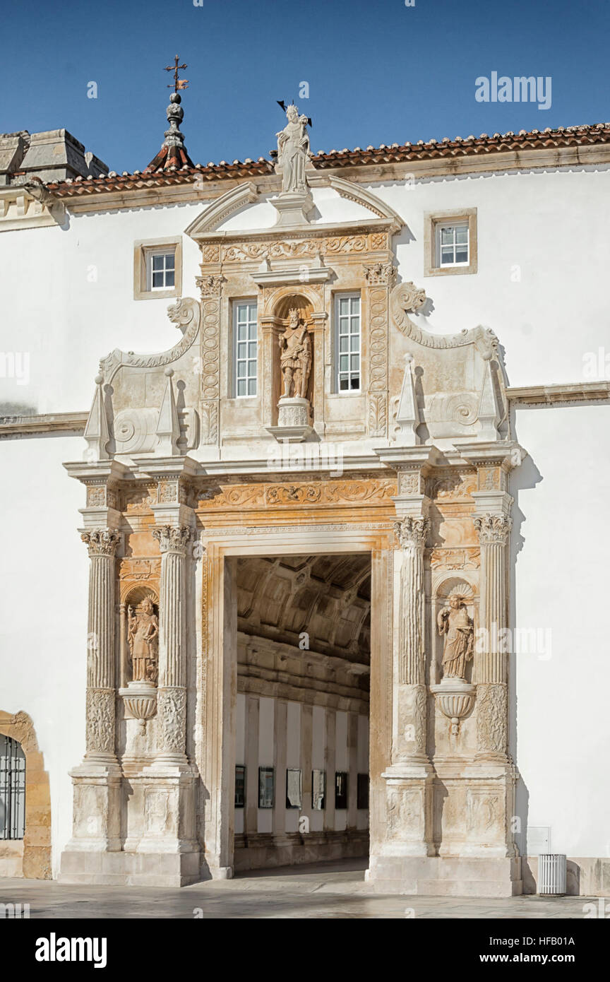 Eintritt in die Universität von Coimbra. Die Universität von Coimbra gegründet 1290, es ist eines der ältesten Universitäten im Dauerbetrieb in der Stockfoto