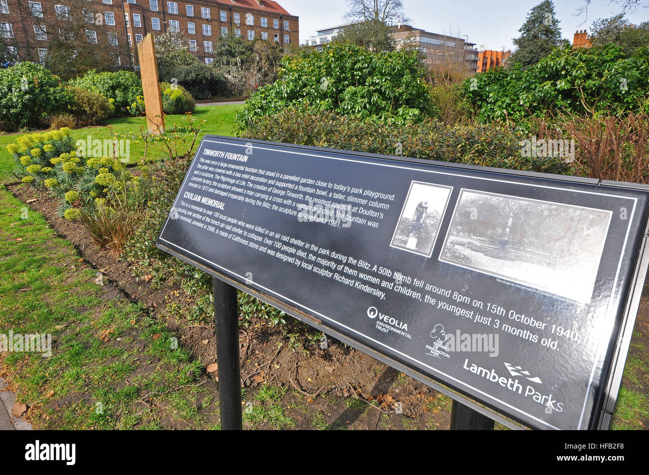 London Blitz Denkmal enthüllt im Jahr 2006 zu den Opfern der Blitz im Park Tierheim entombed. Von dem Bildhauer Richard Kindersley konzipiert Stockfoto