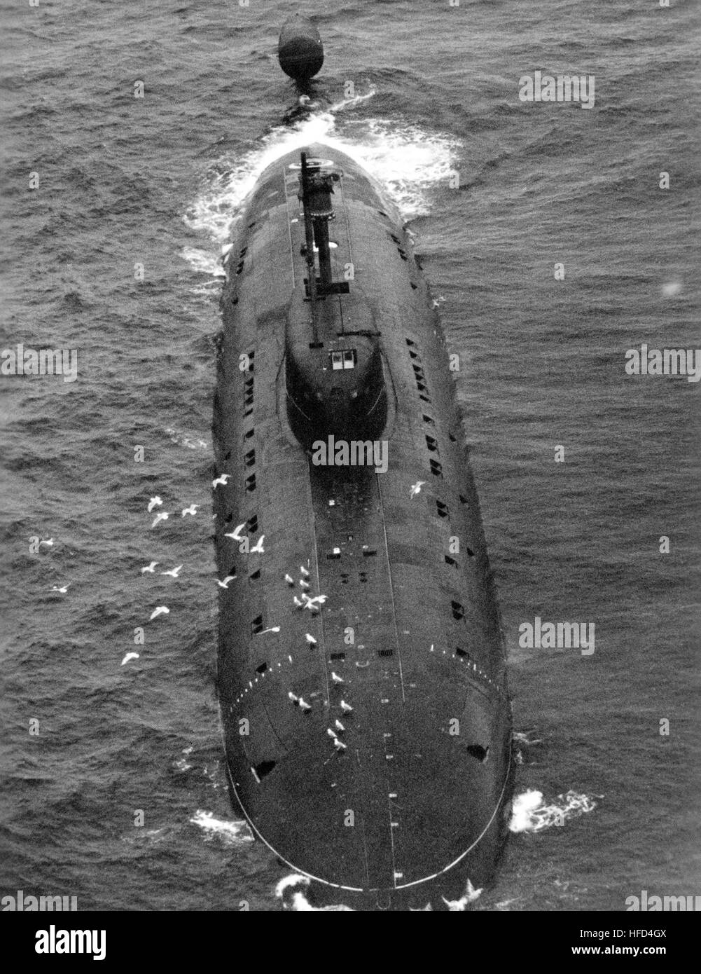 Ein Überblick über die sowjetischen Sierra Antenne Bogen Klasse nuklear angetriebene u-Boot im Gange. Sierra-Klasse u-Boot 2 Stockfoto