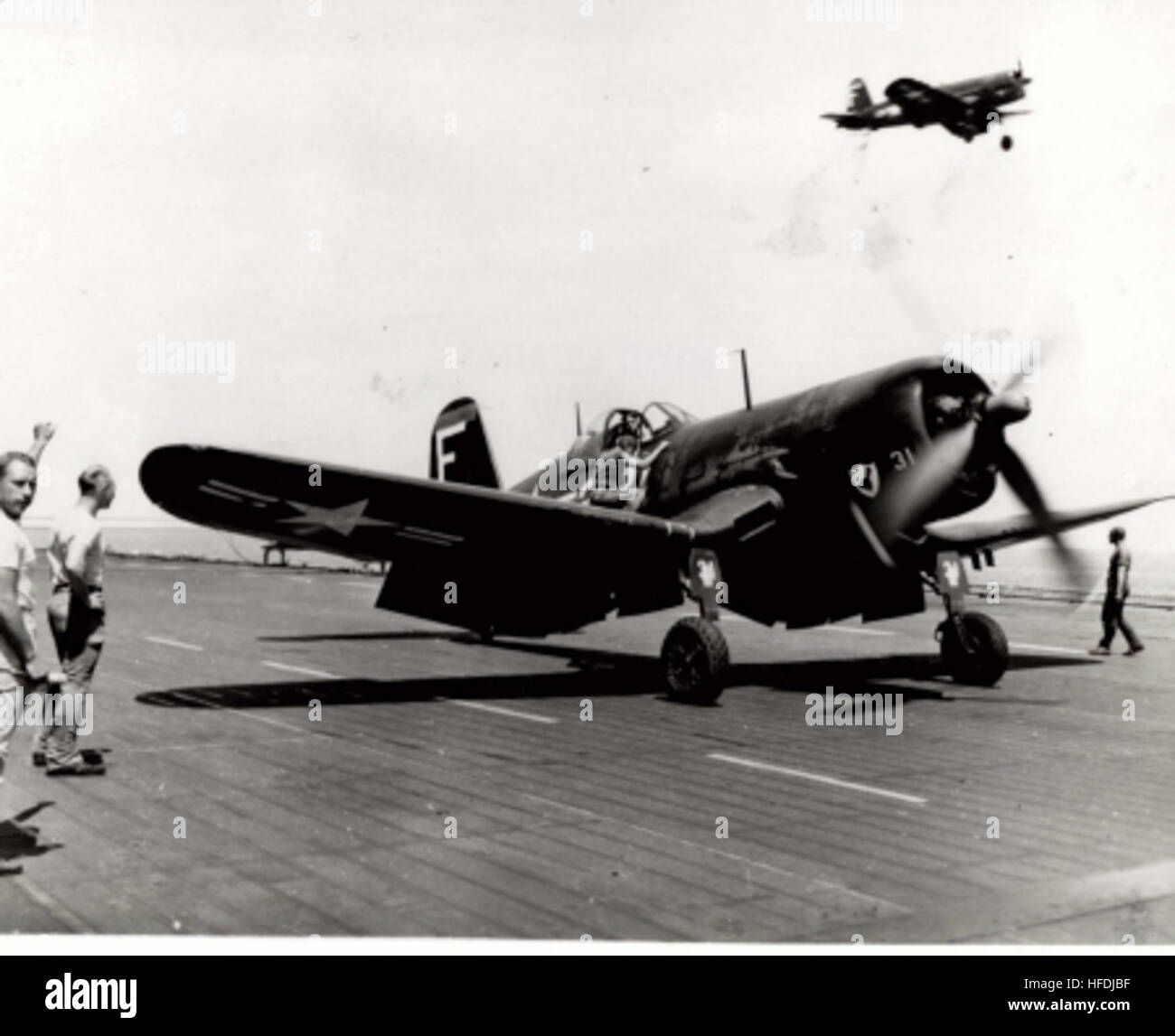 Alan Shepard 105. Sortie mit F4U-4 auf USS Franklin Stockfoto