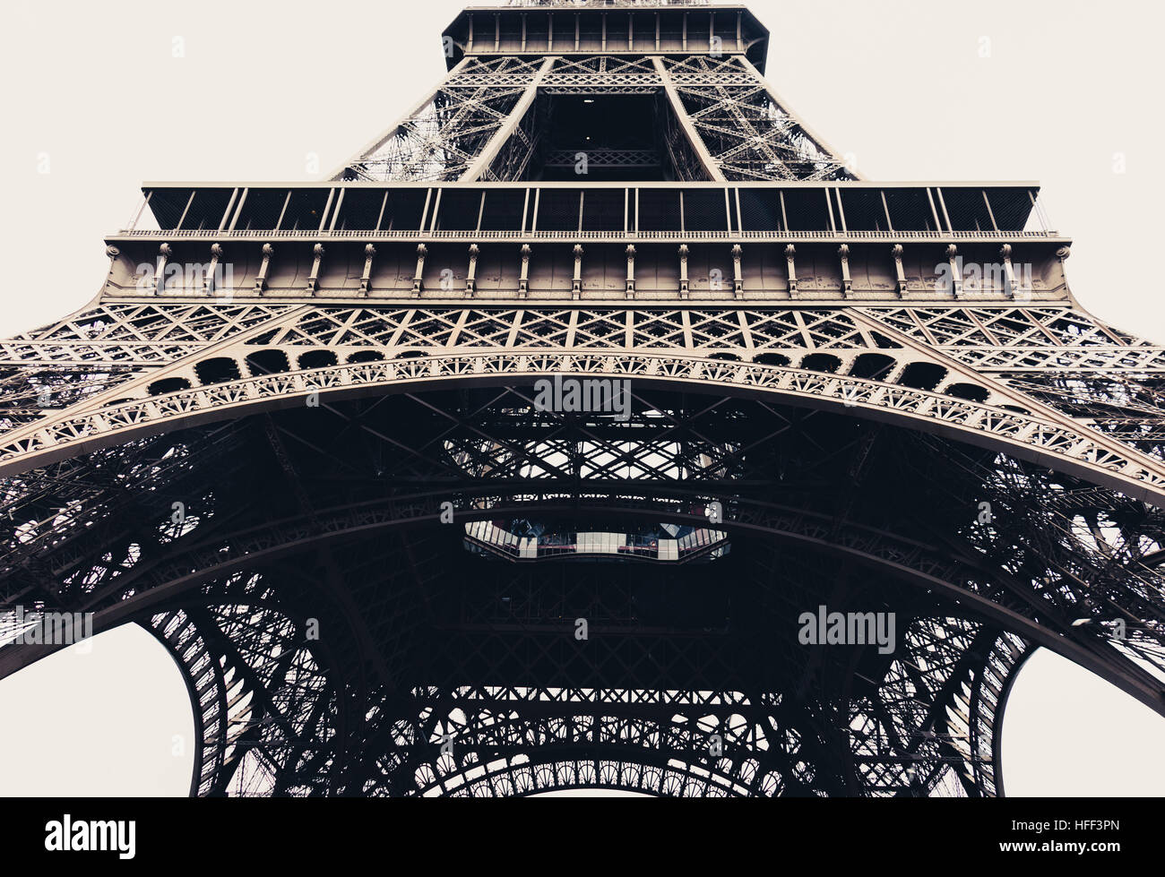 Detaillierten horizontale Nahaufnahme des Eiffelturms in Paris, Frankreich Stockfoto
