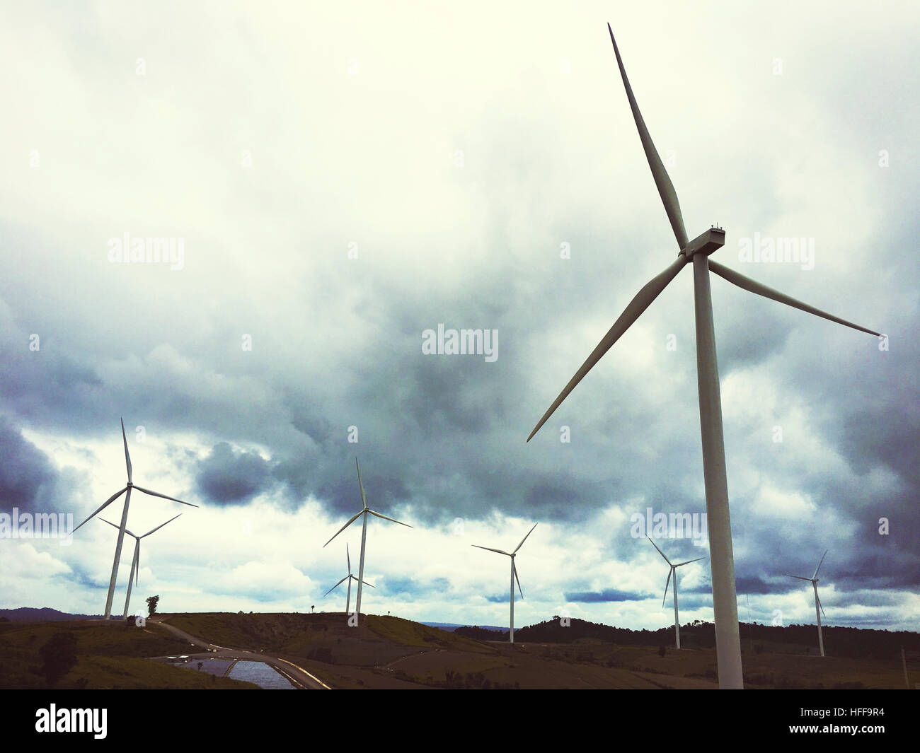 Windmühle Turbine Kraftstoff und Power Generation-Ökologie-Konzept Stockfoto