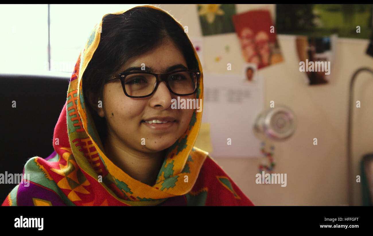Erscheinungsdatum: 8. September 2016 Titel: Er nannte mich Malala STUDIO: Fox Searchlight Bilder Direktor: Fede Alvarez PLOT: ein Blick auf die Ereignisse im Vorfeld der Taliban-Angriff auf pakistanische Schülerin Malala Yousafzai für sprechen sich auf Mädchenbildung von den Nachwirkungen gefolgt, einschließlich ihrer Rede vor den Vereinten Nationen Darsteller: Malala Yousafzai in Birmingham, England. 16. Dezember 2013. (Credit: © Fox Searchlight PicturesEntertainment Pictures/ZUMAPRESS.com) Stockfoto