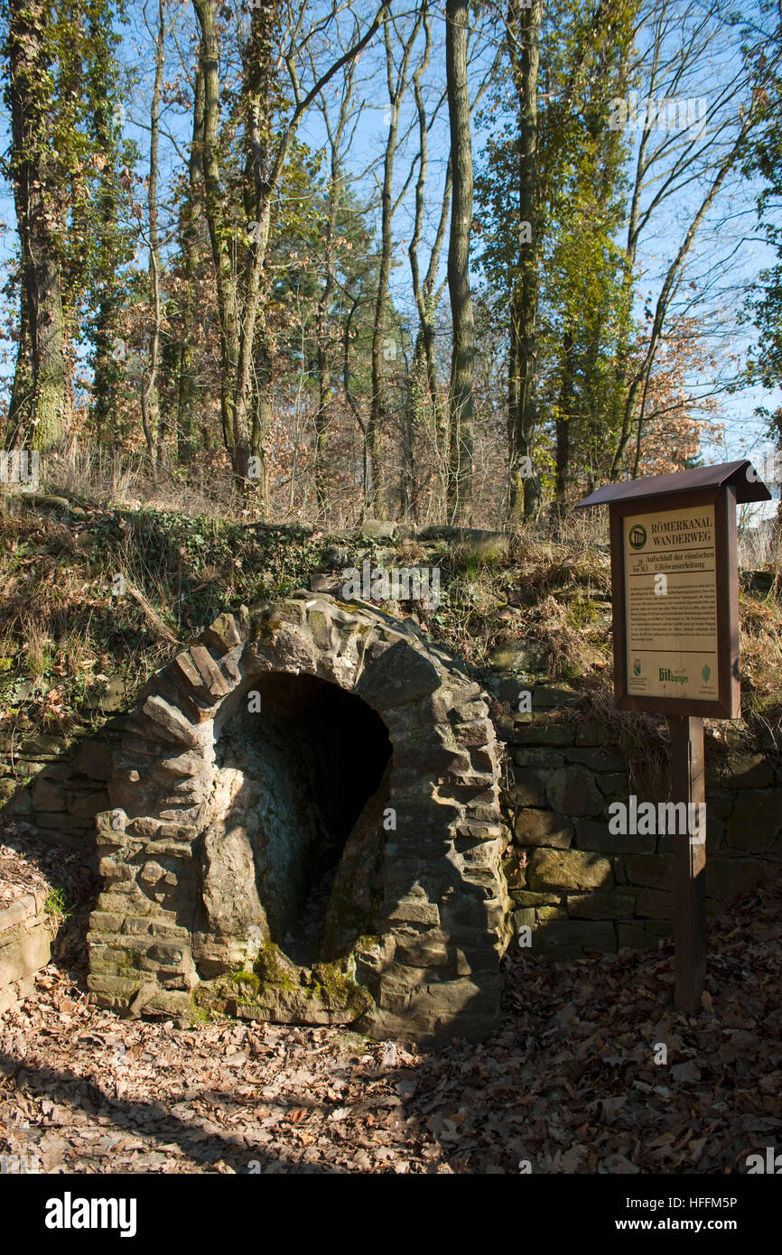 Deutschland, Nordrhein-Westfalen, Eifel, Kreuzweingarten, römischen Wasserleitung Stockfoto