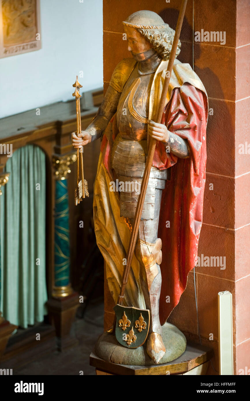 Deutschland, Nordrhein-Westfalen, Kreis Euskirchen, Gemeinde Kall, Steinfekld, Kloster Steinfeld, Basilika Steinfeld.Heiligenfigur in der Kirche. Stockfoto