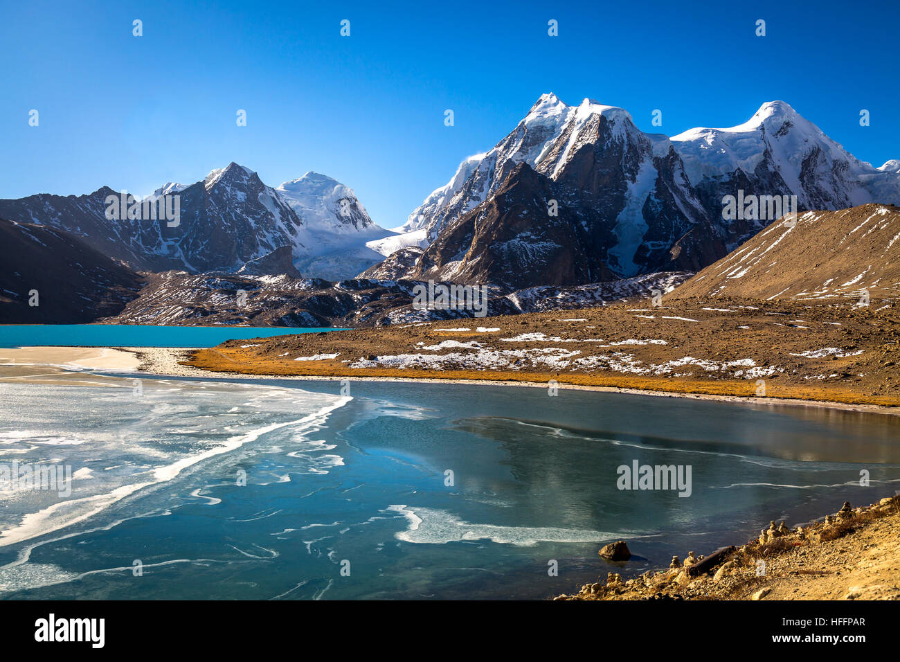 Berg Lake Gurudongmar - Hochgebirge Himalaya-See in Nord-Sikkim, Indien. Stockfoto