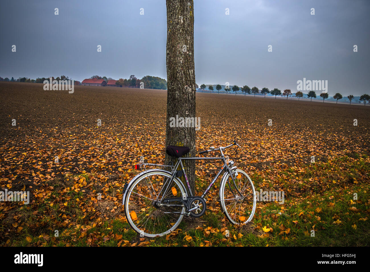 Ein einsames Fahrrad Stockfoto