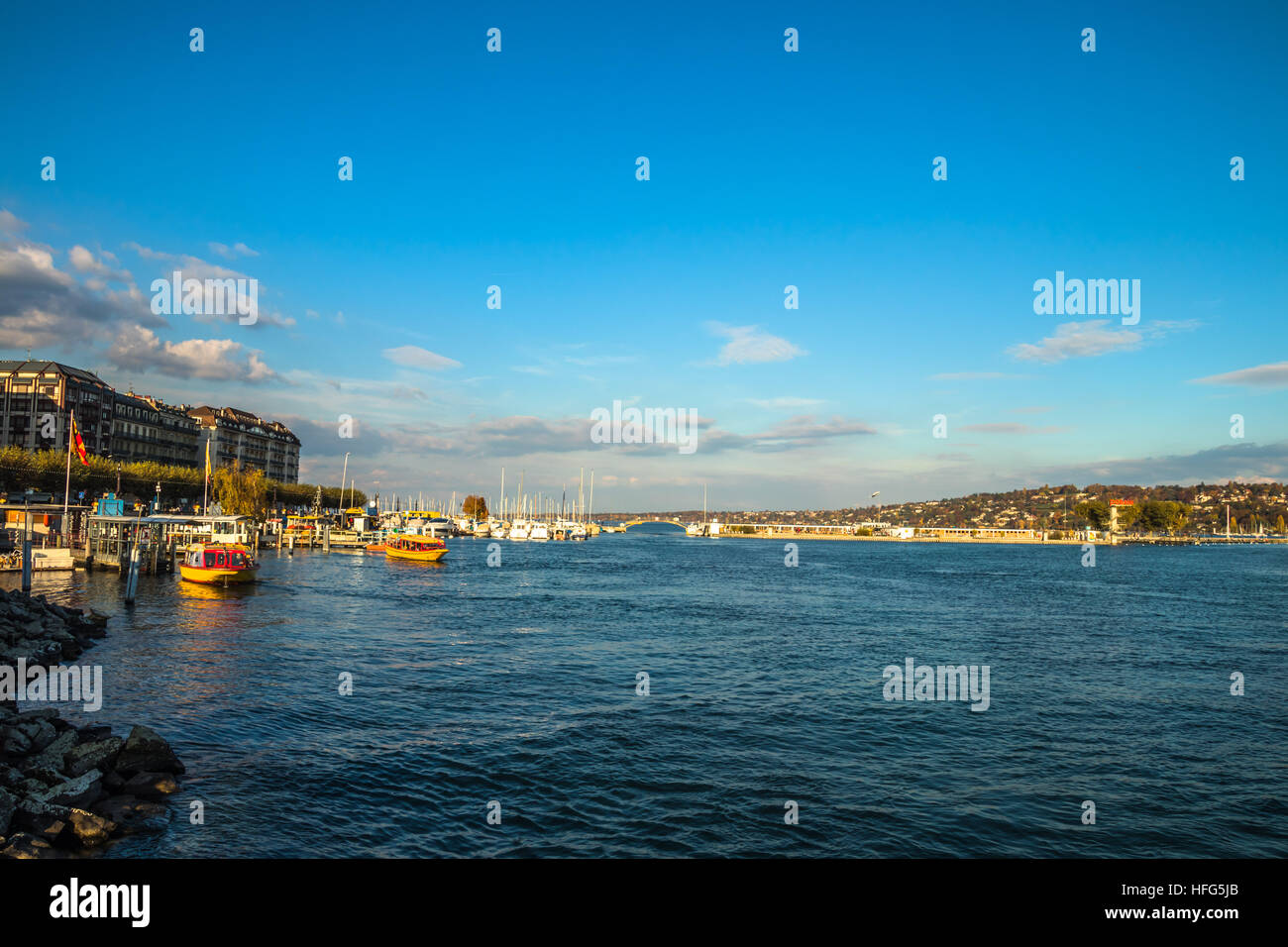 Genfer See Wasserblau Wolken Schweiz Stockfoto