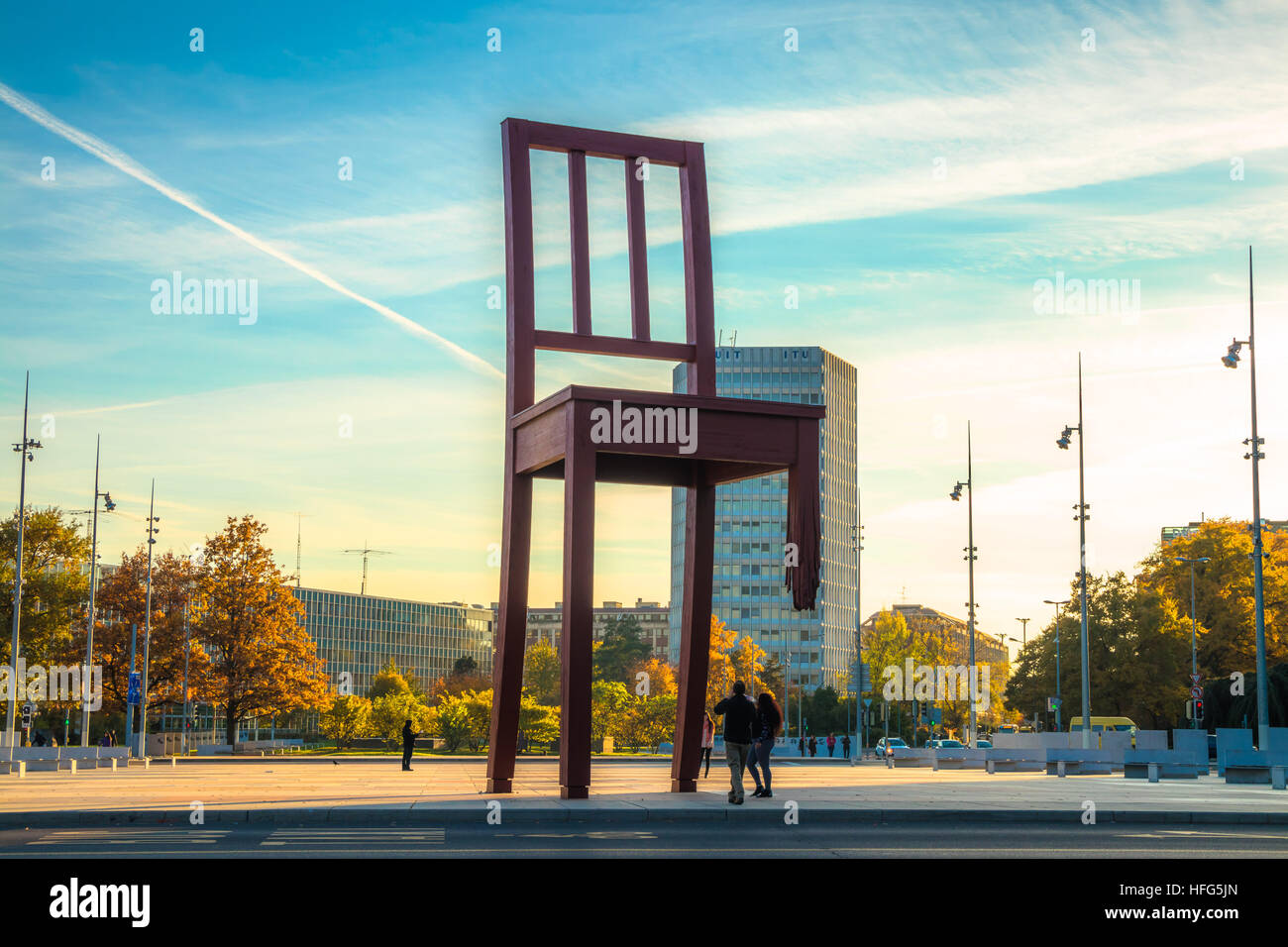 Zerbrochene Stuhl in Genf Stockfoto