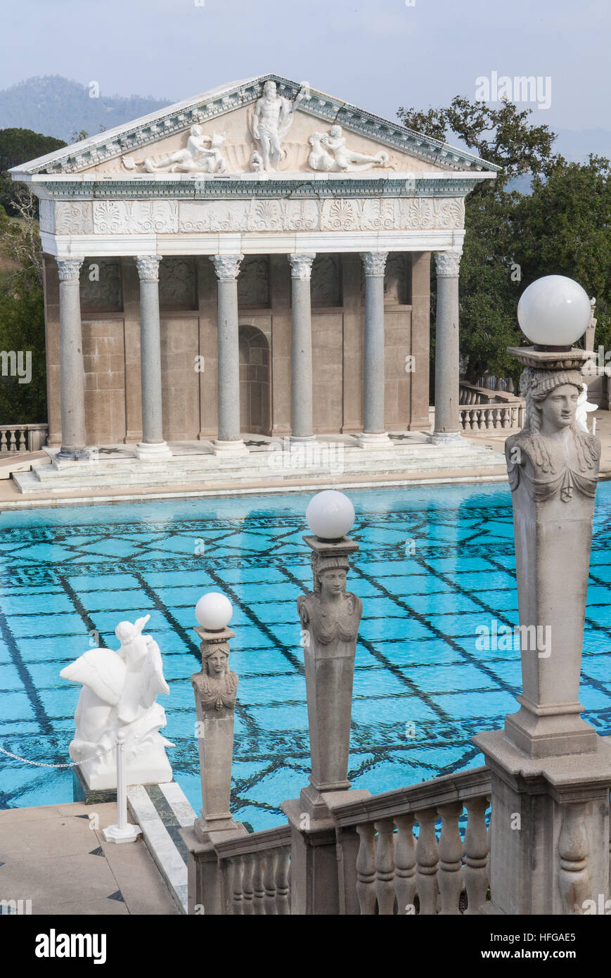 Hearst Castle in der Nähe von National Highway 1, Pacific Coast Highway, PCH, California,U.S.A.,United Staaten von Amerika, Stockfoto