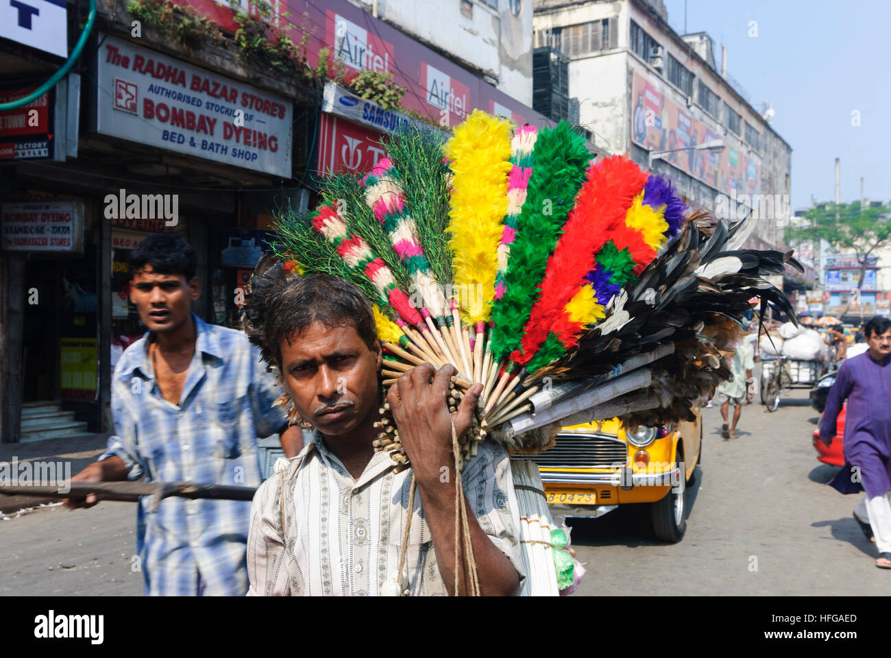 Kolkata (Calcutta, Kalkutta): Staub wischen Verkäufer, West-Bengalen, Westbengalen, Indien Stockfoto