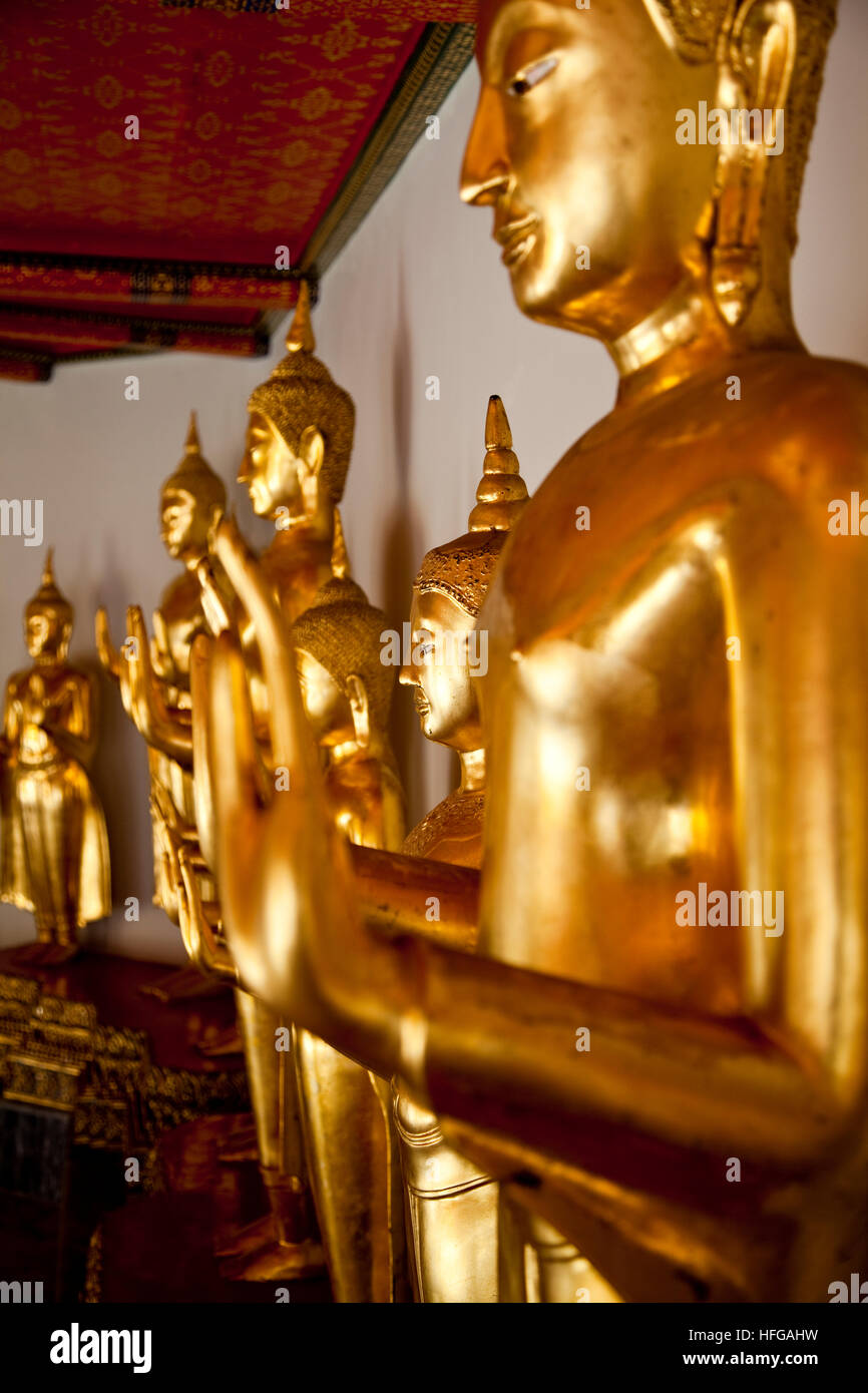 Goldenen Buddha-Statuen in Südostasien Stockfoto