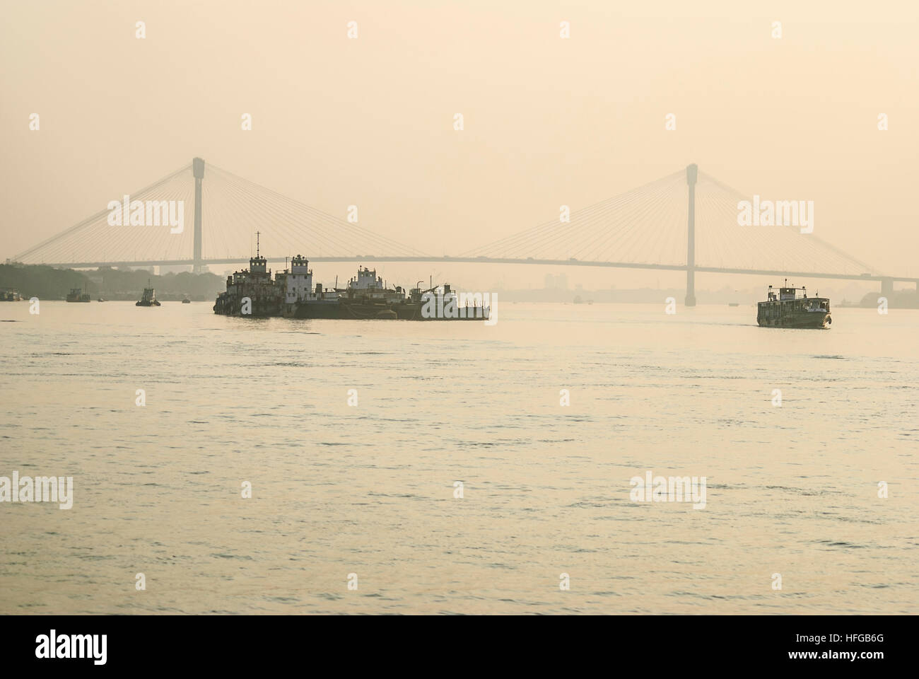 Kolkata (Calcutta, Kalkutta): Brücke Vidyasagar Setu über den Fluss Hooghly, West-Bengalen, Westbengalen, Indien Stockfoto