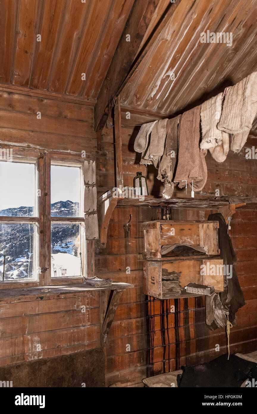 Wäsche am Fenster, Shackletons Nimrod-Expedition Hütte, Kap Royds Rossmeer, Antarktis. Stockfoto