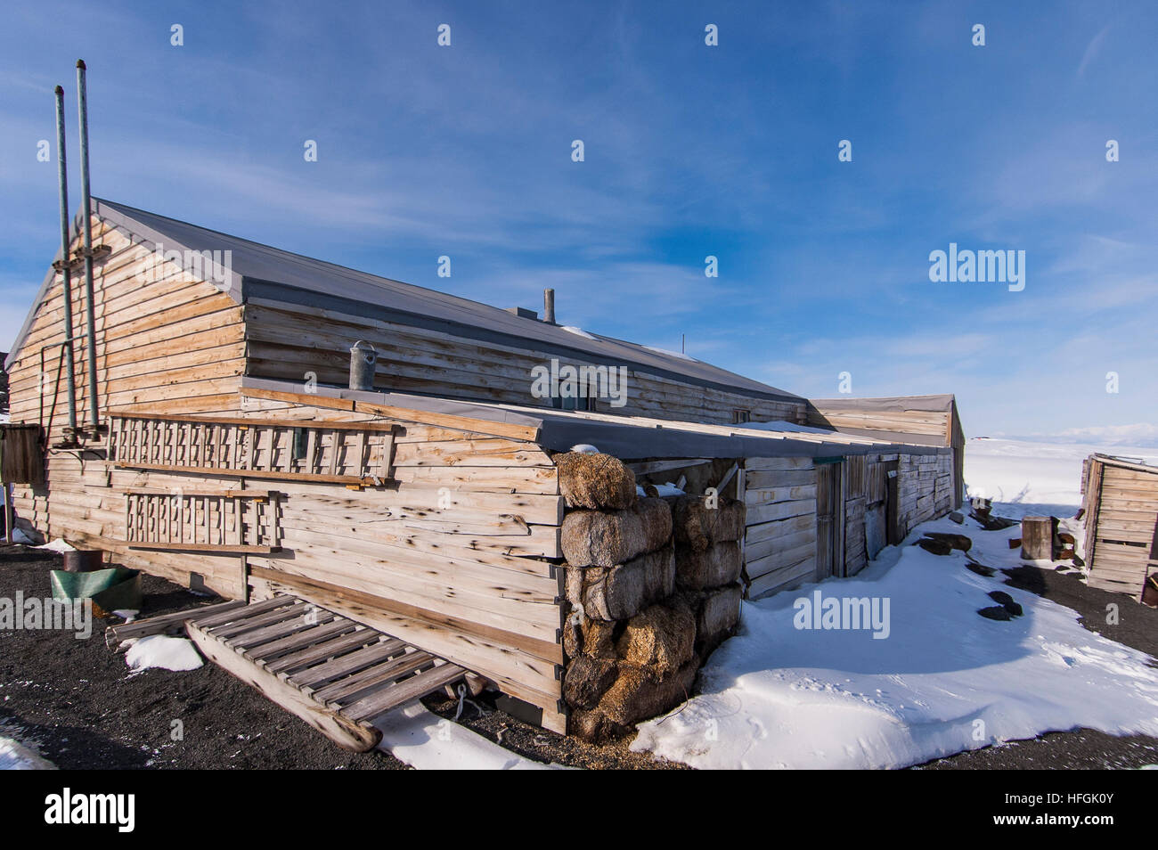Außen Scotts Terra Nova Hütte, Cape Evans, Ross-Meer, Antarktis. Stockfoto