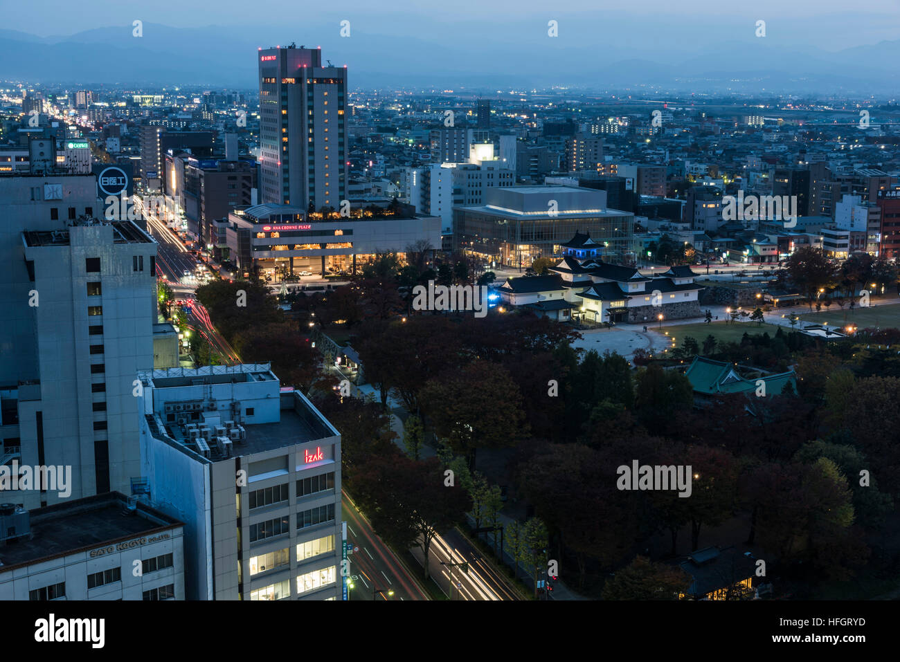 Gesamtansicht der Stadt Toyama, Blick vom Rathaus Toyama, Toyama Stadt Toyama Präfektur, Japan Stockfoto