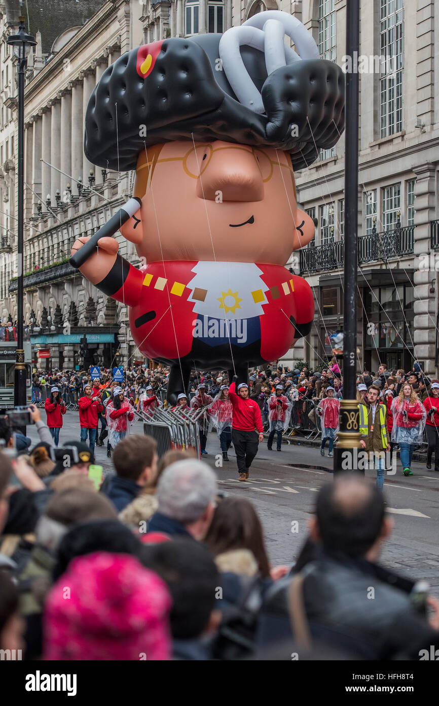 London, UK. 1. Januar 2017.  Ein riesige Cryer/Bürgermeister übergibt Piccadilly Circus - The New Years Day-Parade durch zentrale Form in London Piccadilly nach Whitehall verläuft. 1. Januar 2017 London © Guy Bell/Alamy Live-Nachrichten Stockfoto