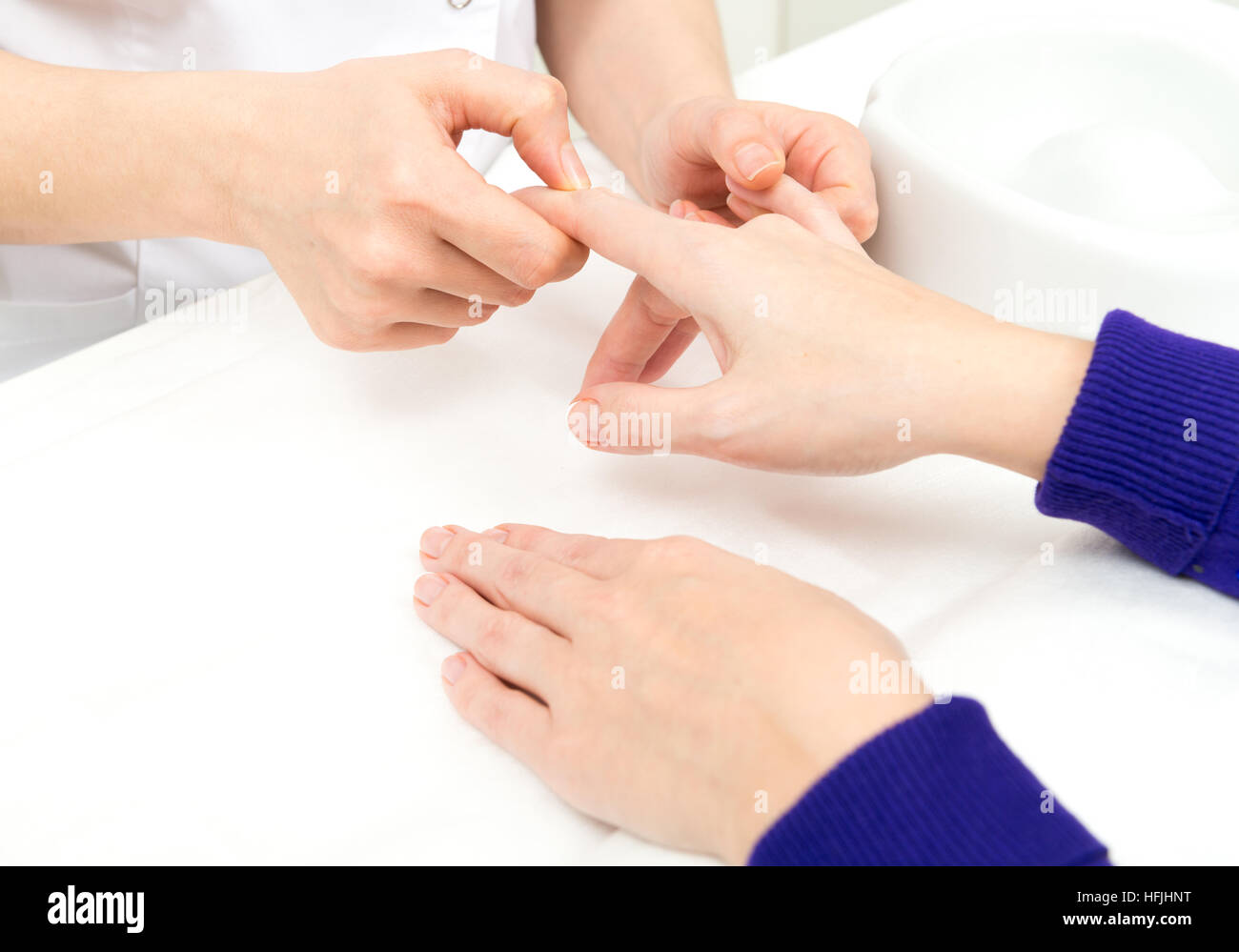 French Manicure-Prozess Stockfoto