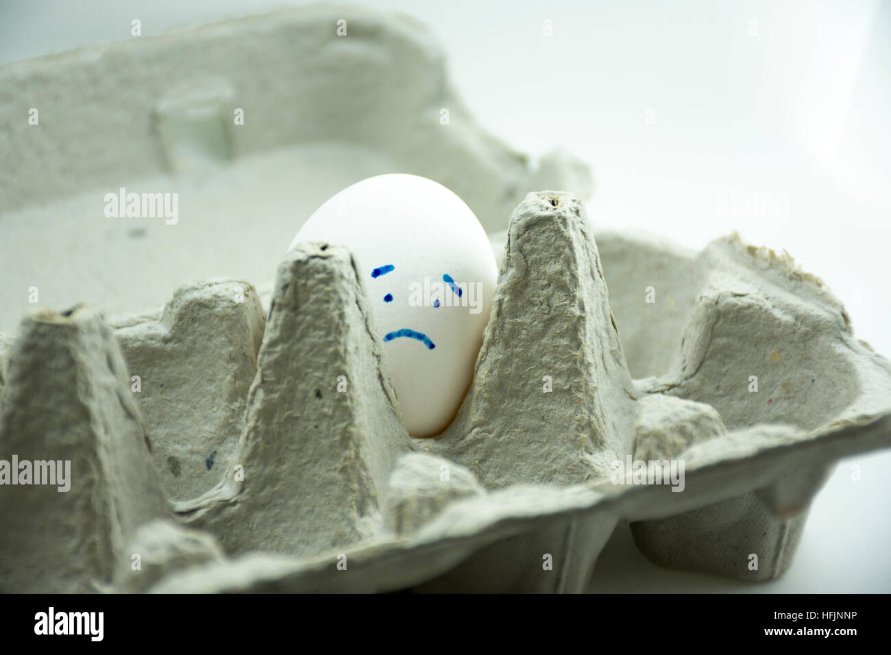 traurig weißes einsam Ei Stockfoto