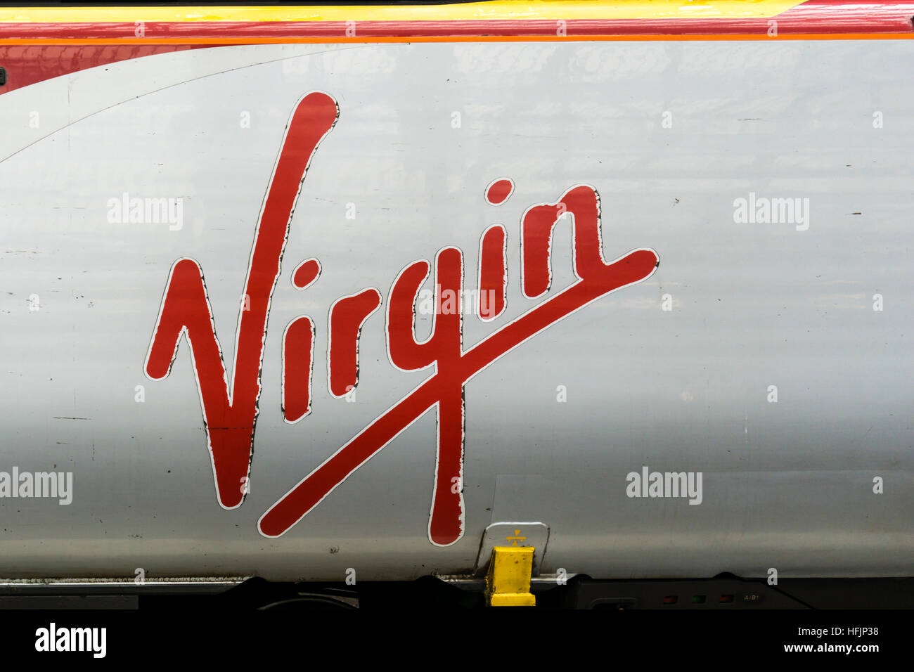 Jungfrau Bahnen Class 390 Pendolino 390 112 an Liverpool Lime Street Station. Stockfoto