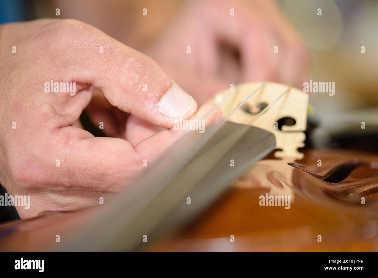 ein Saiteninstrument Befestigung Stockfoto