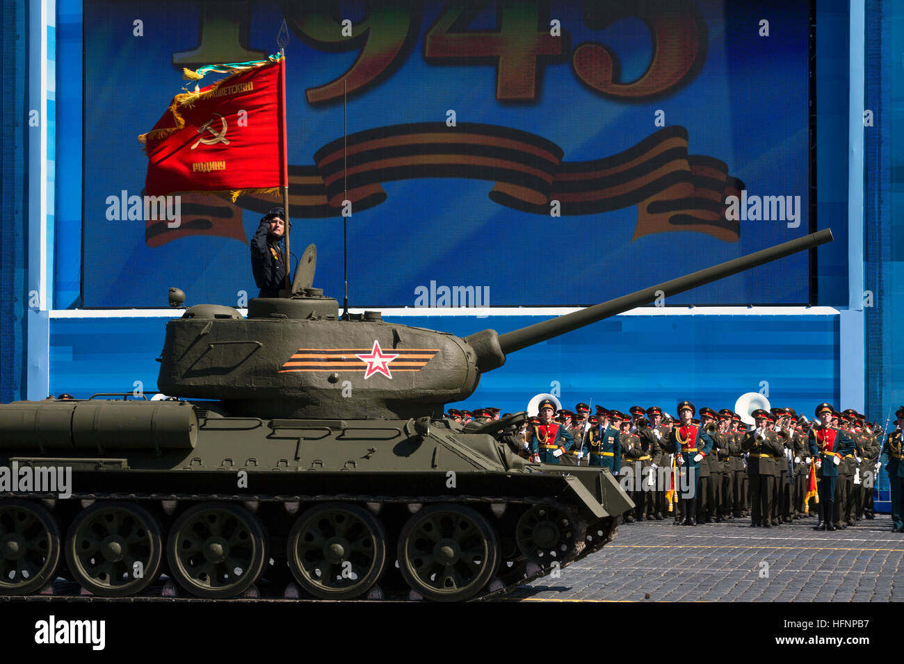 Legendären sowjetischen t-34 Panzer bei einer Militärparade anlässlich des 70. Jahrestag des Sieges in der 1941-1945 große vaterländische Krieg Stockfoto