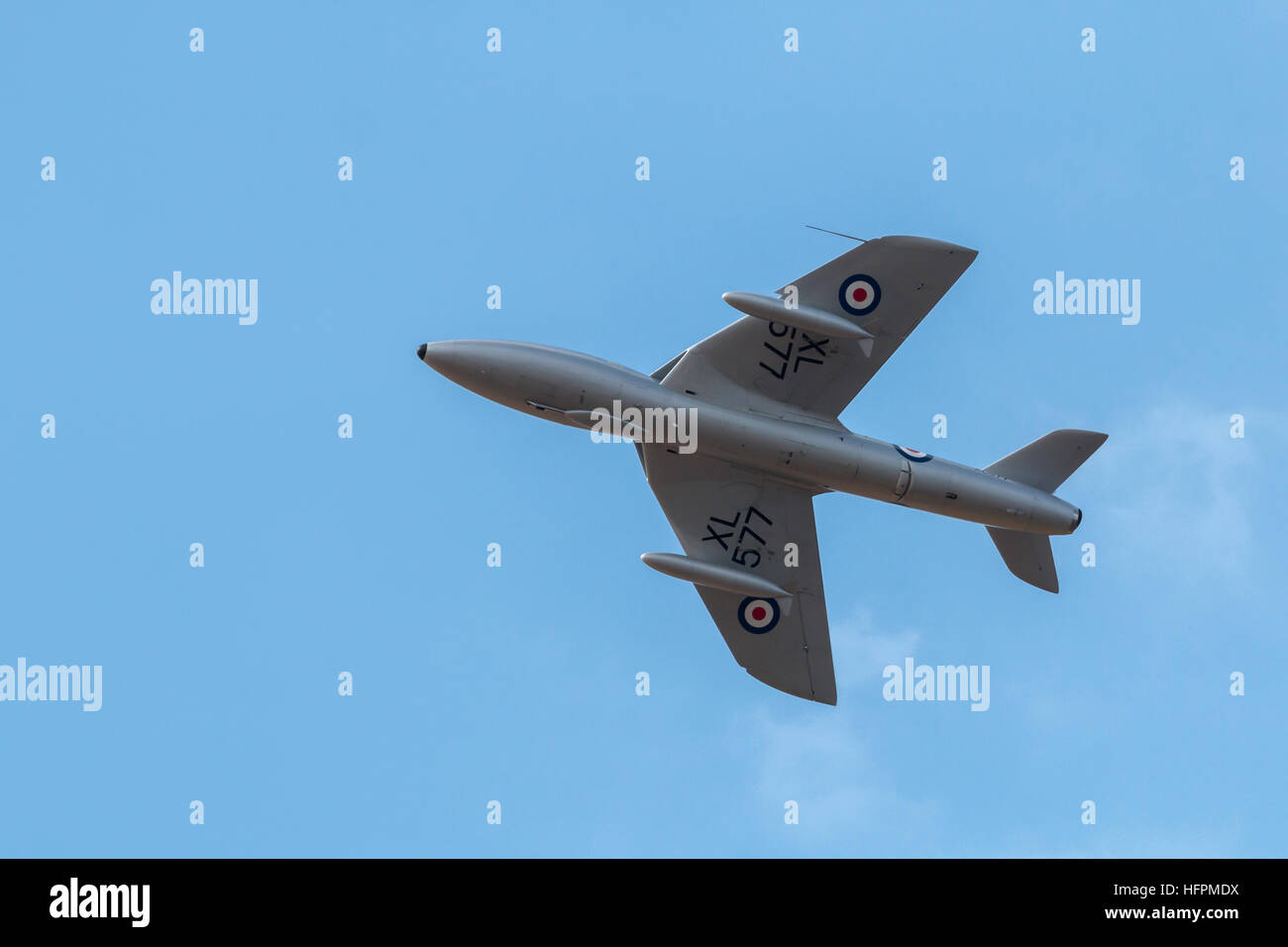 Die RAF Hawker Hunter T.7 Düsenjäger Anzeige der Menge auf der airshow Stockfoto