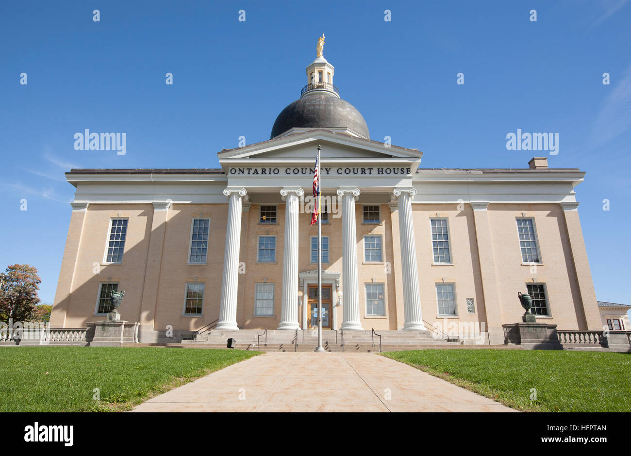 CANANDAIGUA, NEW YORK - 11. Oktober 2016: The Ontario County Courthouse in Canandaigua im US-Bundesstaat New York befindet. Die United States v. Susan Stockfoto