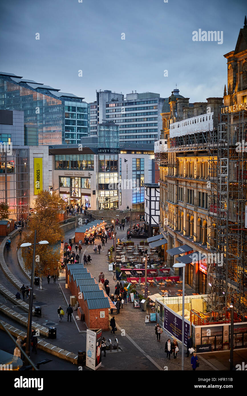 Manchester Wahrzeichen Getreidebörse äußere bedeckt Exchange Sqayre historisches Gebäude Restaurierung Gerüst arbeiten an Dämmerung Dämmerung Nacht kurz vor Sonnenaufgang Stockfoto