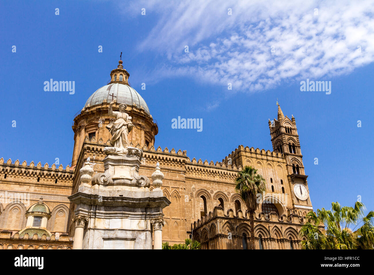 Kathedrale von Palermo ist die Kathedrale des römisch-katholischen Erzbistums Palermo, befindet sich in Palermo, Italien. Stockfoto