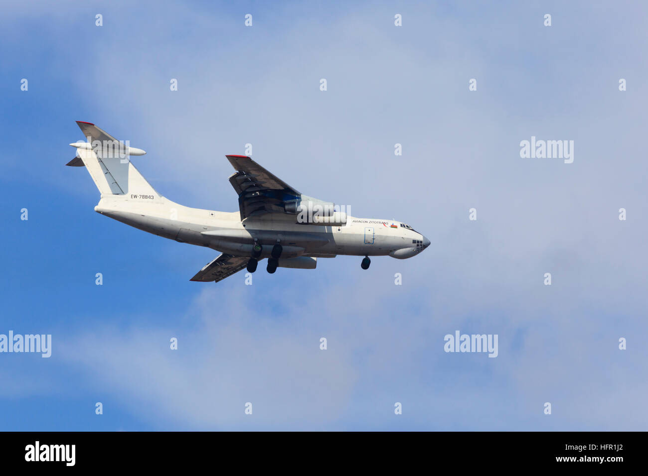 Ilushin IL76TD, EW-78843, Transaviaexport Fluggesellschaft, Landung in Larnaca, Zypern. Stockfoto