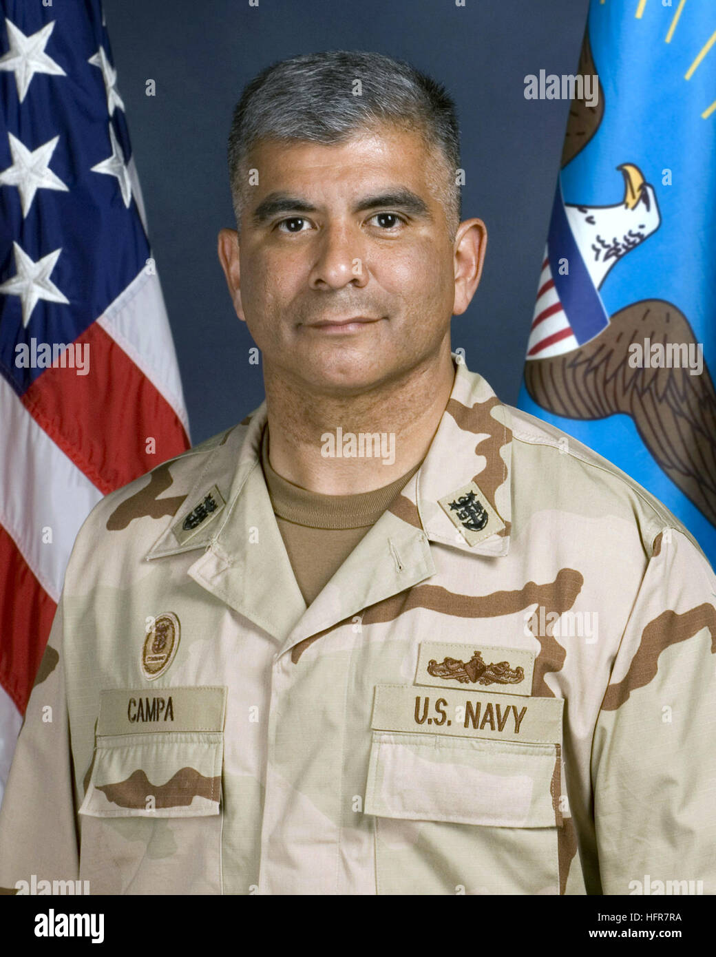 060616-N-0000 X-001 offizielle Datei Foto des Master Chief Petty Officer (SW/FMF) Joe R. Campa Jr. Ð am 16. Juni 2006, Chief of Naval Operations (CNO) Mike Mullen verkündet, dass er Campa Master Chief Petty Officer (SS/AW) Terry Scott erfolgreich ausgewählt hatte. Campa werden die 11. Master Chief Petty Officer der Marine (INTERNIERUNGSLAGER).  U.S. Navy Photo (freigegeben) US Navy 060616-N-0000 X-001 Master Chief Petty Officer (SW-FMF) Joe R. Campa Jr. Datei Foto Stockfoto