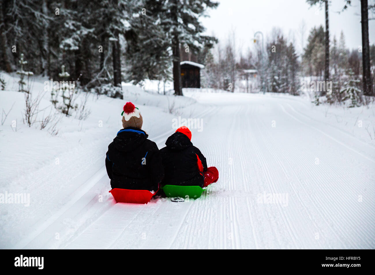 Stetige Schneefall über Nacht und-5 Grad Celsius Temperaturen dazu beigetragen, eine schöne weiße Weihnacht, heute 25. Dezember 2016, in Salla, Finnland. Stockfoto
