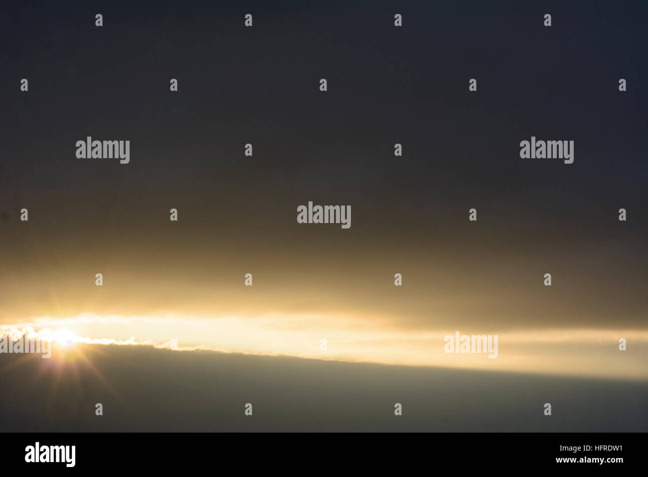 : die Sonne bricht durch dunkle Wolken Wolke Himmel, Österreich Stockfoto : die Sonne bricht durch dunkle Wolken Wolke Himmel, Österreich Stockfoto