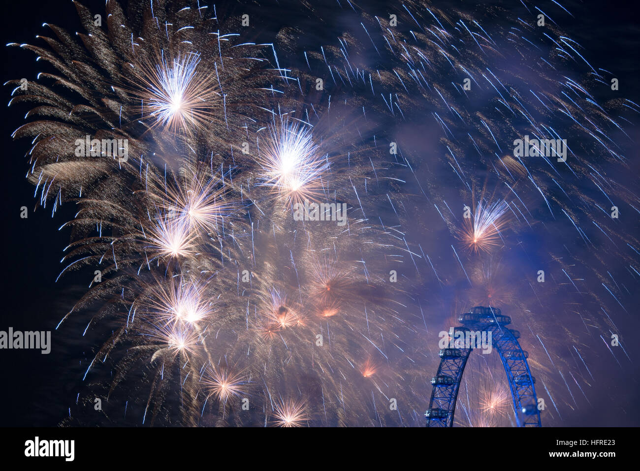 Elektrischen London Eye South Bank Feuerwerk Silvester 2016 Silvester in London Stockfoto