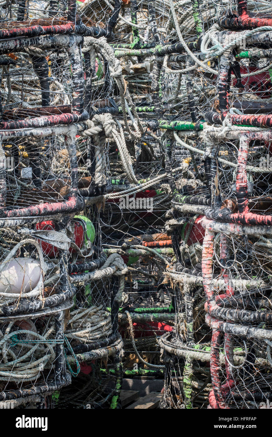 Stapel von Dungenous Krabbe Töpfen auf der Küste von Oregon. Stockfoto