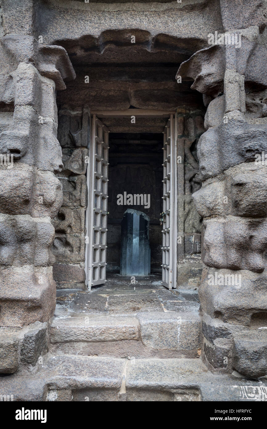 Shiva Lingam im Shore Tempel in Mamallapuram, Tamil Nadu, Indien. Stockfoto