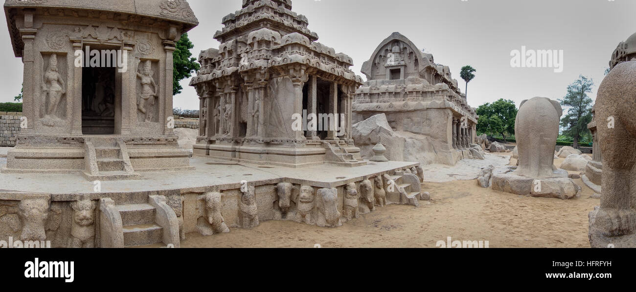 Exquisit geschnitzt Strukturen auf die 5 Rathas in Mamallapuram, Tamil Nadu, Indien. Stockfoto