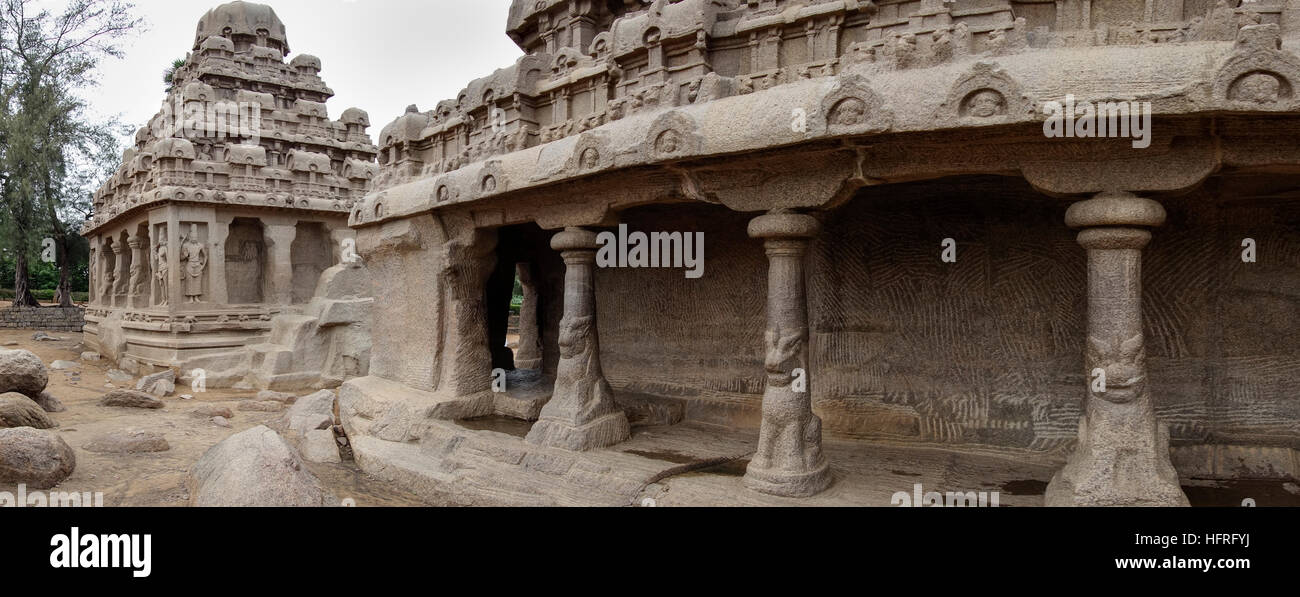 Exquisit geschnitzt Strukturen auf die 5 Rathas in Mamallapuram, Tamil Nadu, Indien. Stockfoto