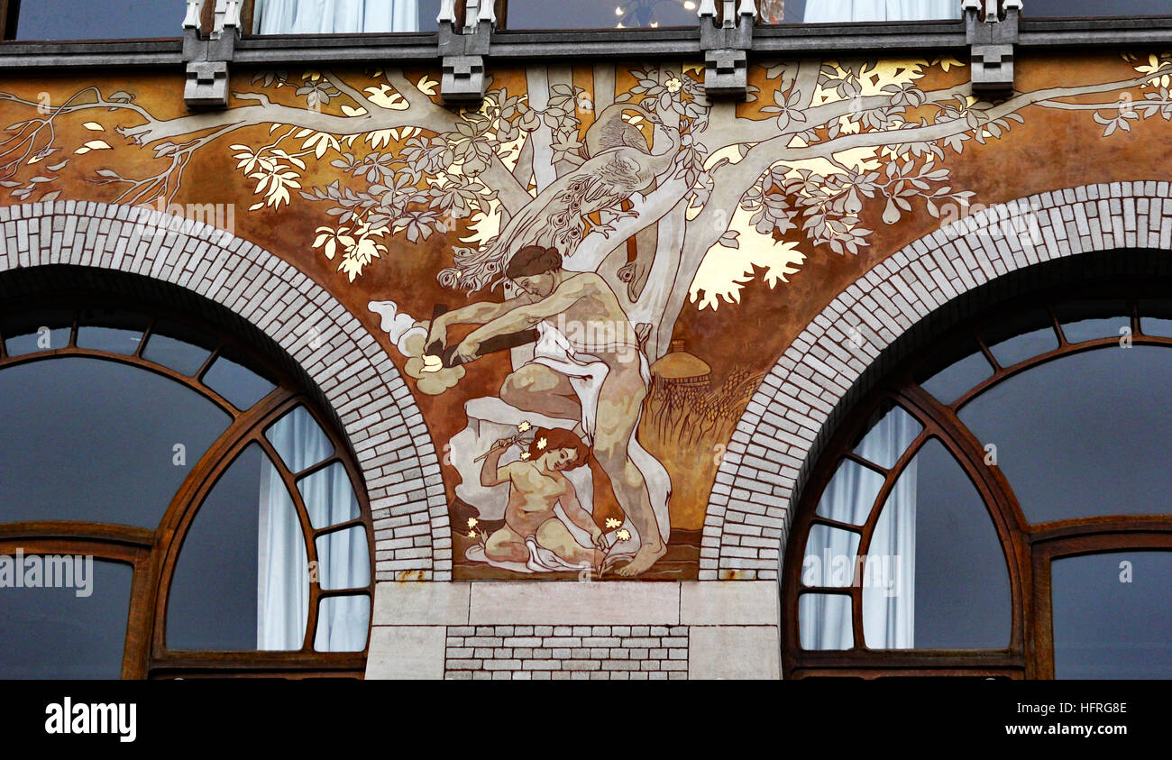 Nahaufnahme der spektakulären Fassade der Cimberlani House Jugendstil-Architekten Paul Hankar in Brüssel, Belgien. Stockfoto