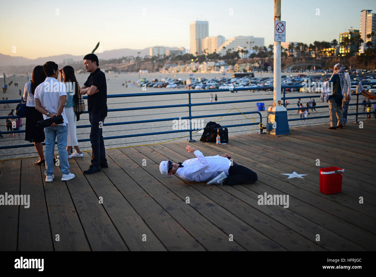 Straße knallende Tänzerin Auftritt in Santa Monica Pier, Kalifornien. Stockfoto