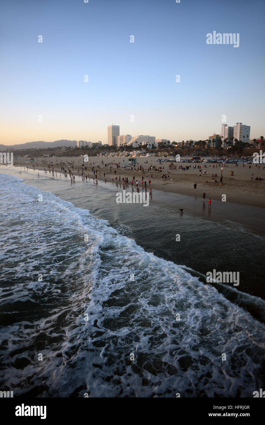 Santa Monica State Beach bei Sonnenuntergang, California. Stockfoto