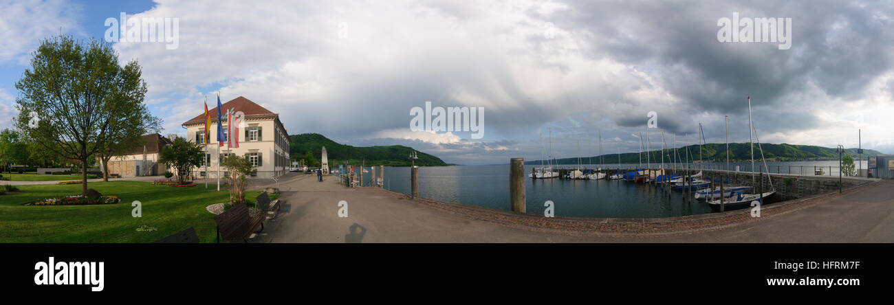 Bodman-Ludwigshafen: Zollhaus mit Lenk-Triptychon (links) am Überlinger See (Bodensee), Bodensee, Bodensee, Baden-Württemberg, Deutschland Stockfoto